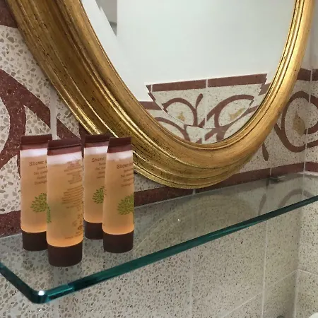 Cenzina Bed & Breakfast 3*